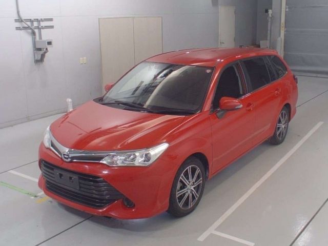 30364 Toyota Corolla fielder NRE161G 2015 г. (CAA Chubu)